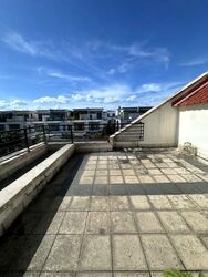 Stratton Green (D28), Terrace #568866951